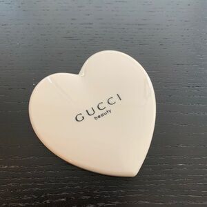 Gucci Mirror White Beauty